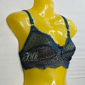 Lace Bralette with Scalloped Edges – Elegant and Comfortable