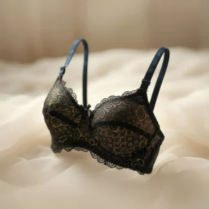 Lace Bralette with Scalloped Edges – Elegant and Comfortable