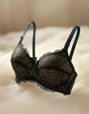 Lace Bralette with Scalloped Edges – Elegant and Comfortable